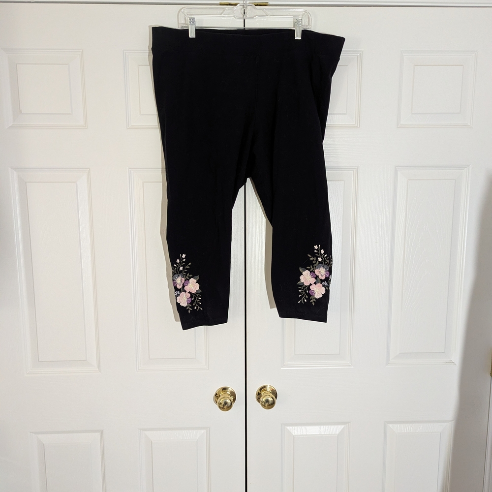 Torrid Black Leggings with Pink Floral Embroidery